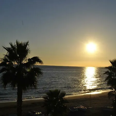 Frente Al Mar,primera Linea De Playa Apartment