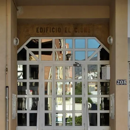 Apartamento Frente Al Mar,primera Linea De Playa